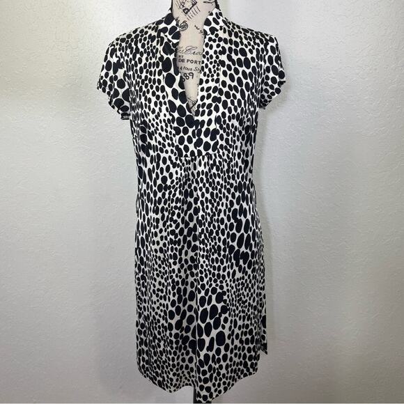 Trina Turk Dresses & Skirts - Trina Turk Dress size 4 leopard print v neck silk Black /White Polka Dot Dress